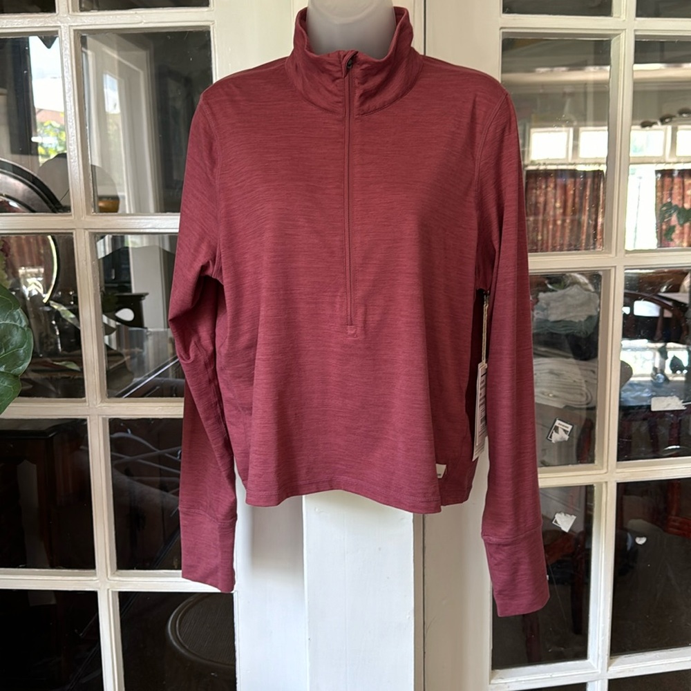 Vuori women’s Medium 1/2 zip